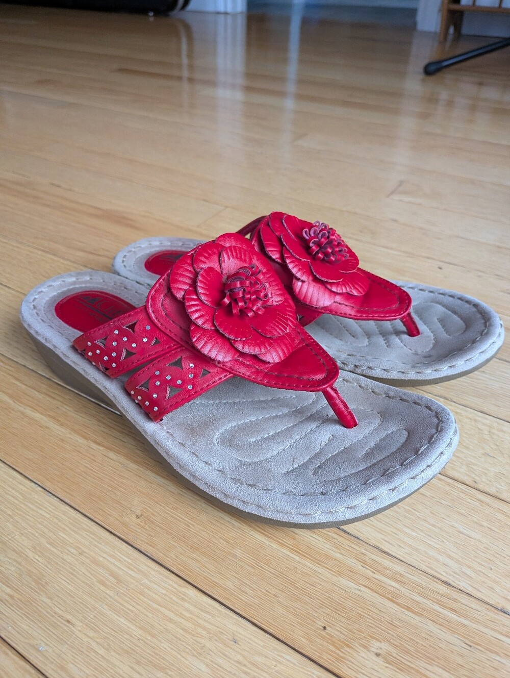 Cliffs by White Mountain Cynthia sandals Size 8.5